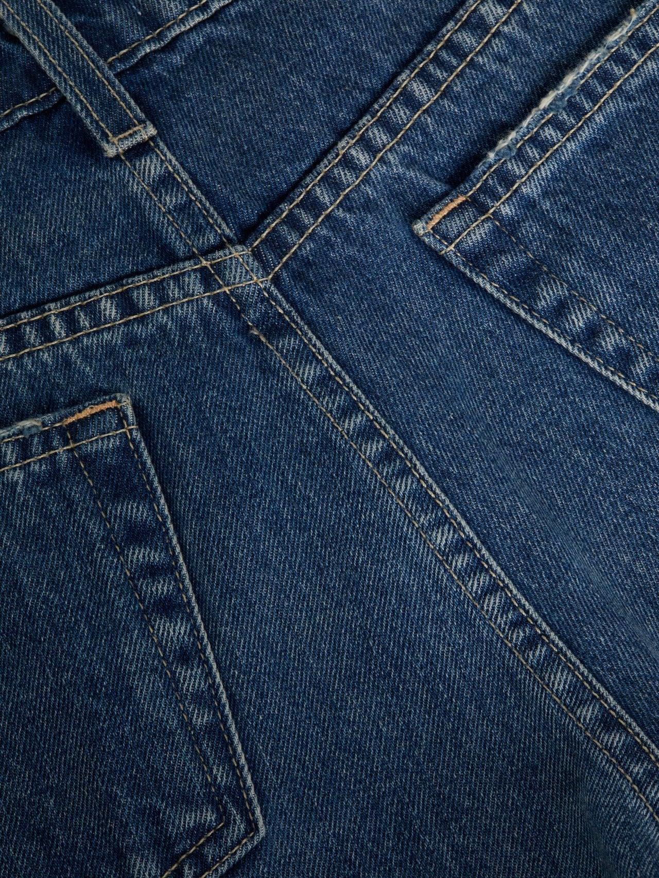 Jazzy Cuffed Jean Short in Brentwood | L'AGENCE online