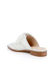 Lilou Leather Oxford Mule in Pearl Leather | L'AGENCE online