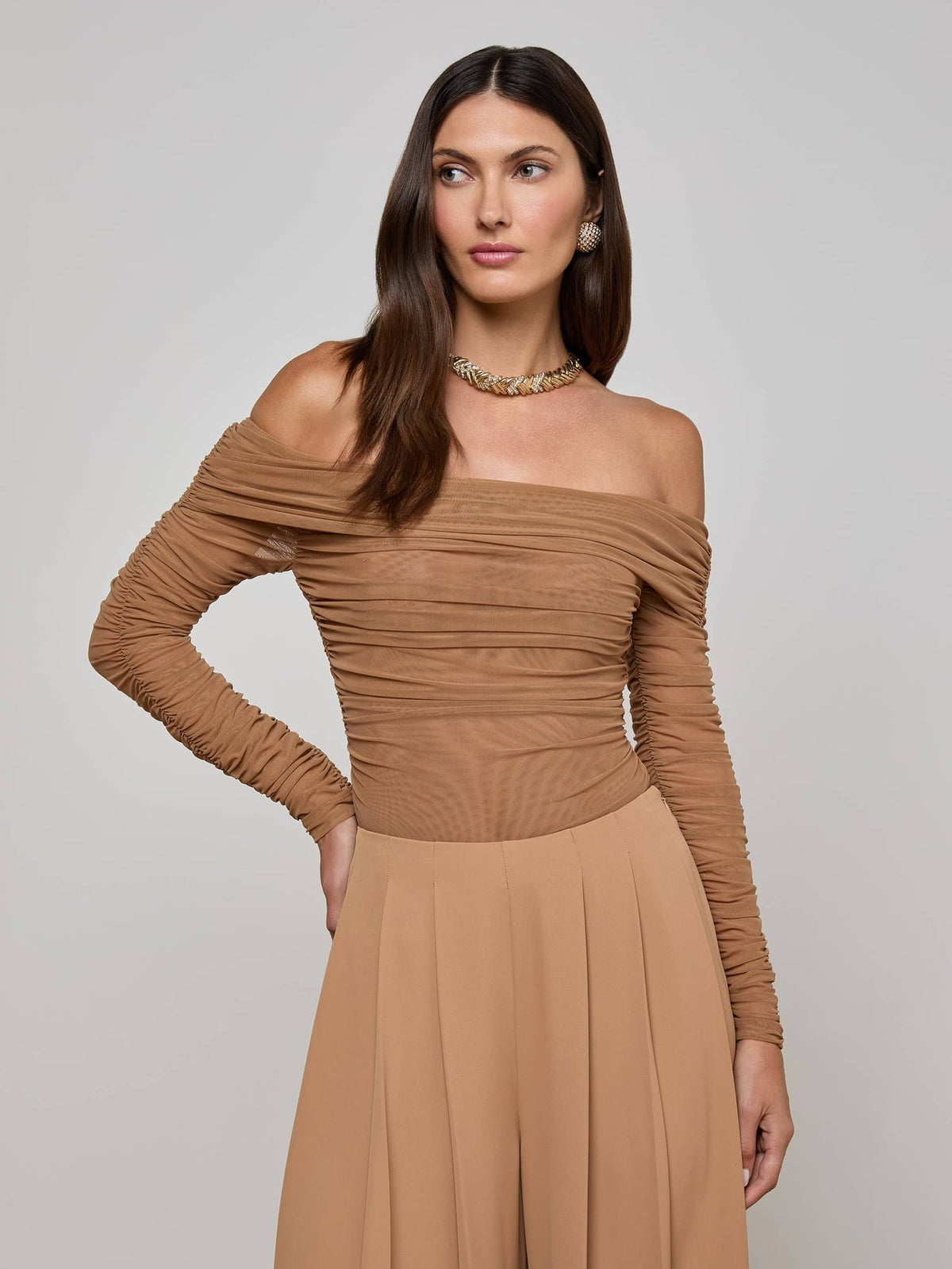 Poppie Off-The-Shoulder Bodysuit in Cinnamon Swirl | L'AGENCE online