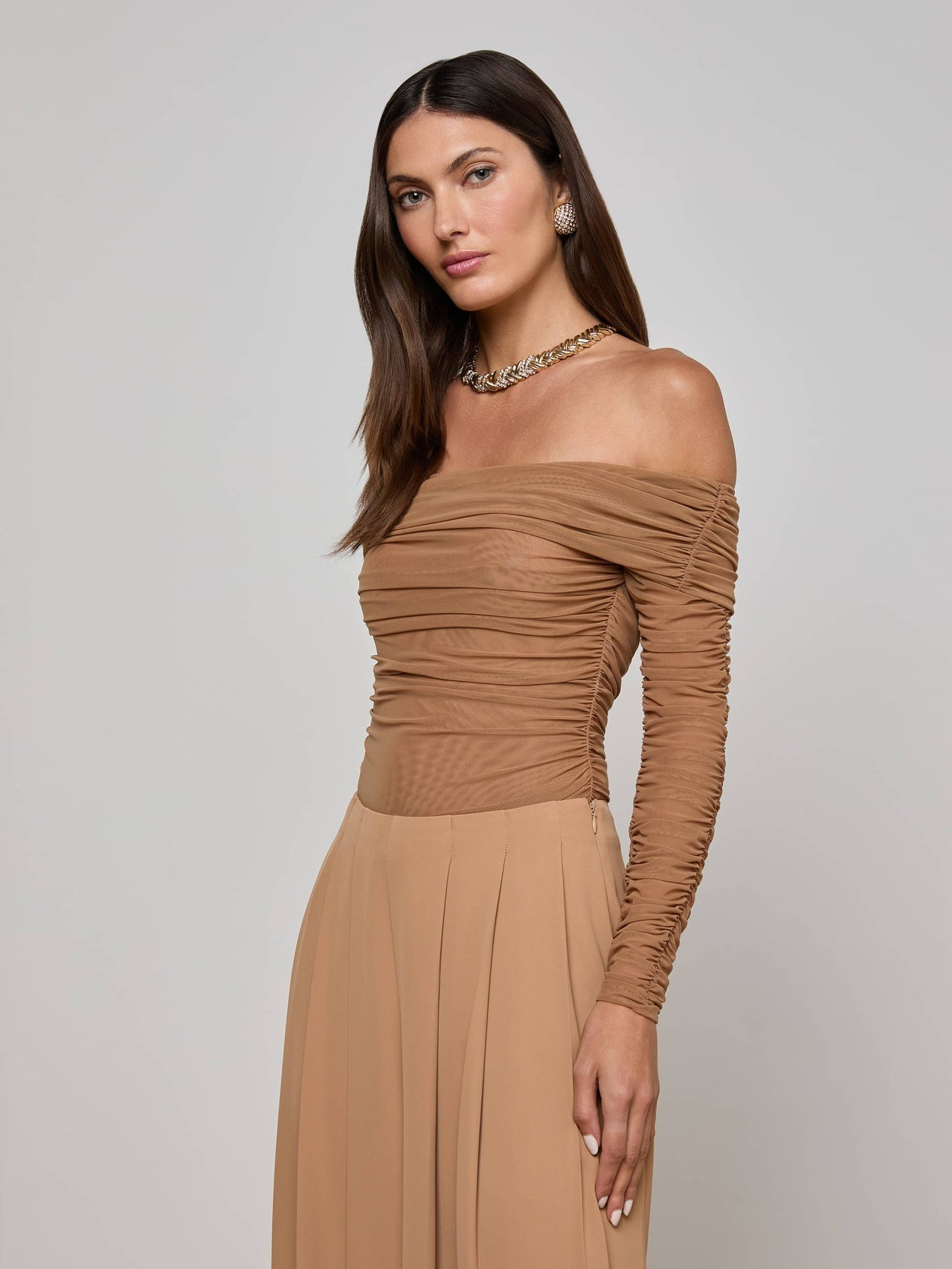 Poppie Off-The-Shoulder Bodysuit in Cinnamon Swirl | L'AGENCE online
