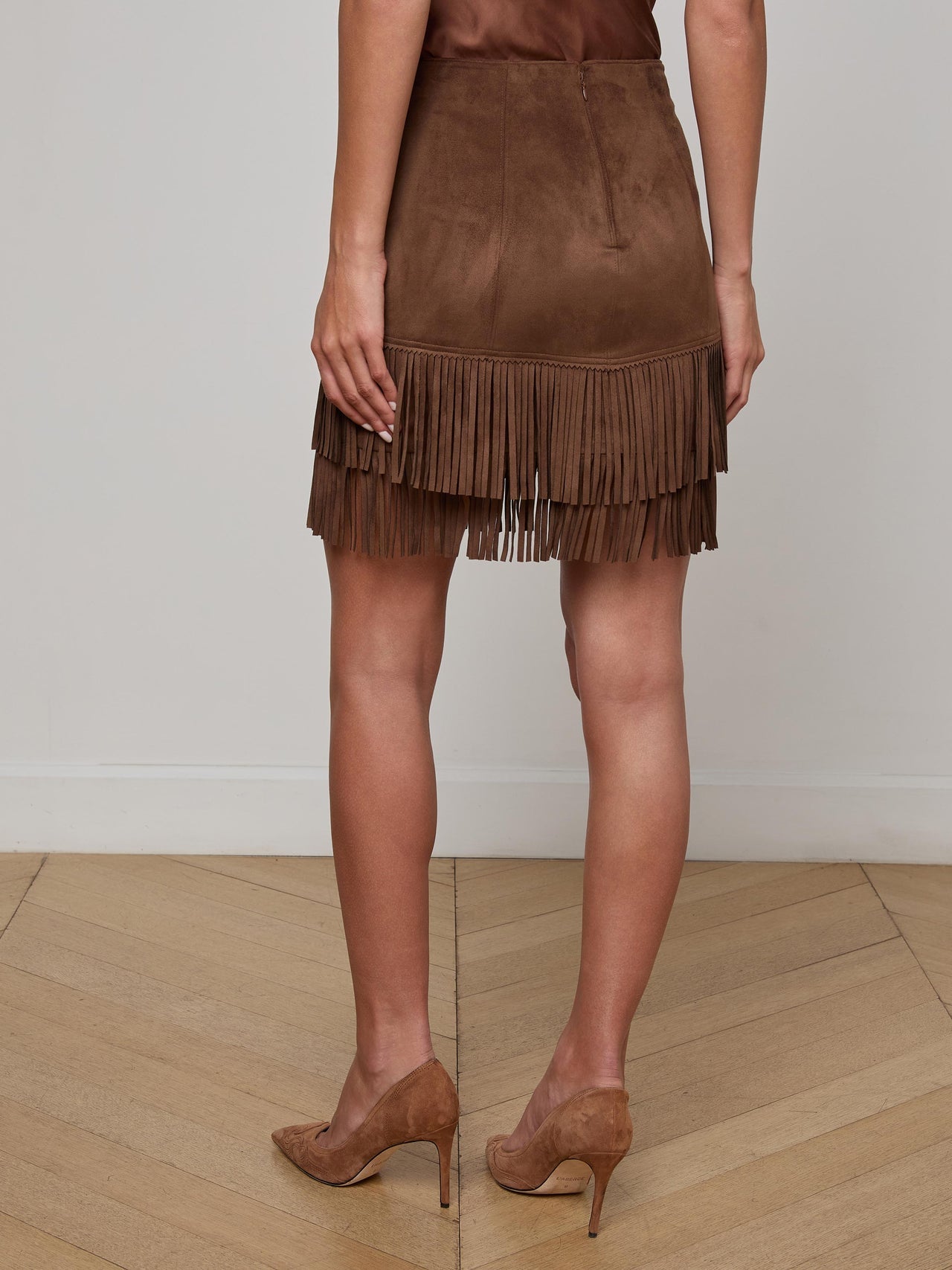Lyle Vegan Suede Mini Skirt in Carafe Brown | L'AGENCE online