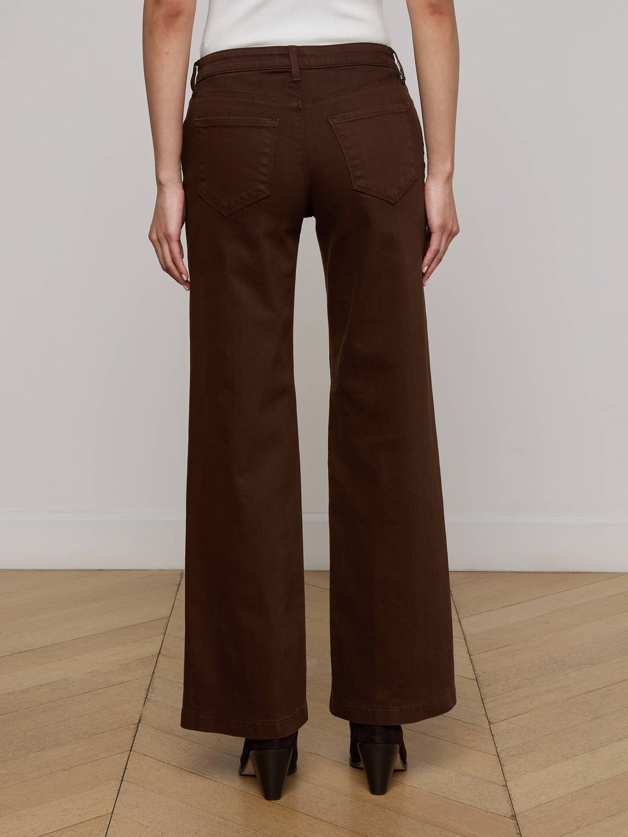 Joanne Low-Rise Wide-Leg Jean in Brown | L'AGENCE online