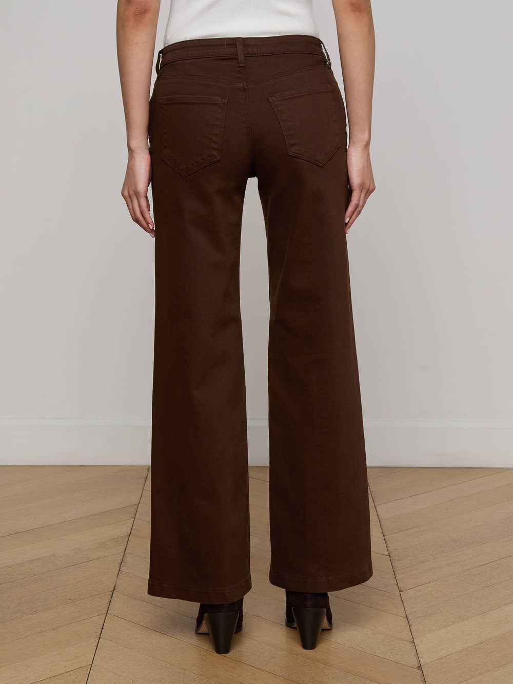 Joanne Low-Rise Wide-Leg Jean in Brown | L'AGENCE online
