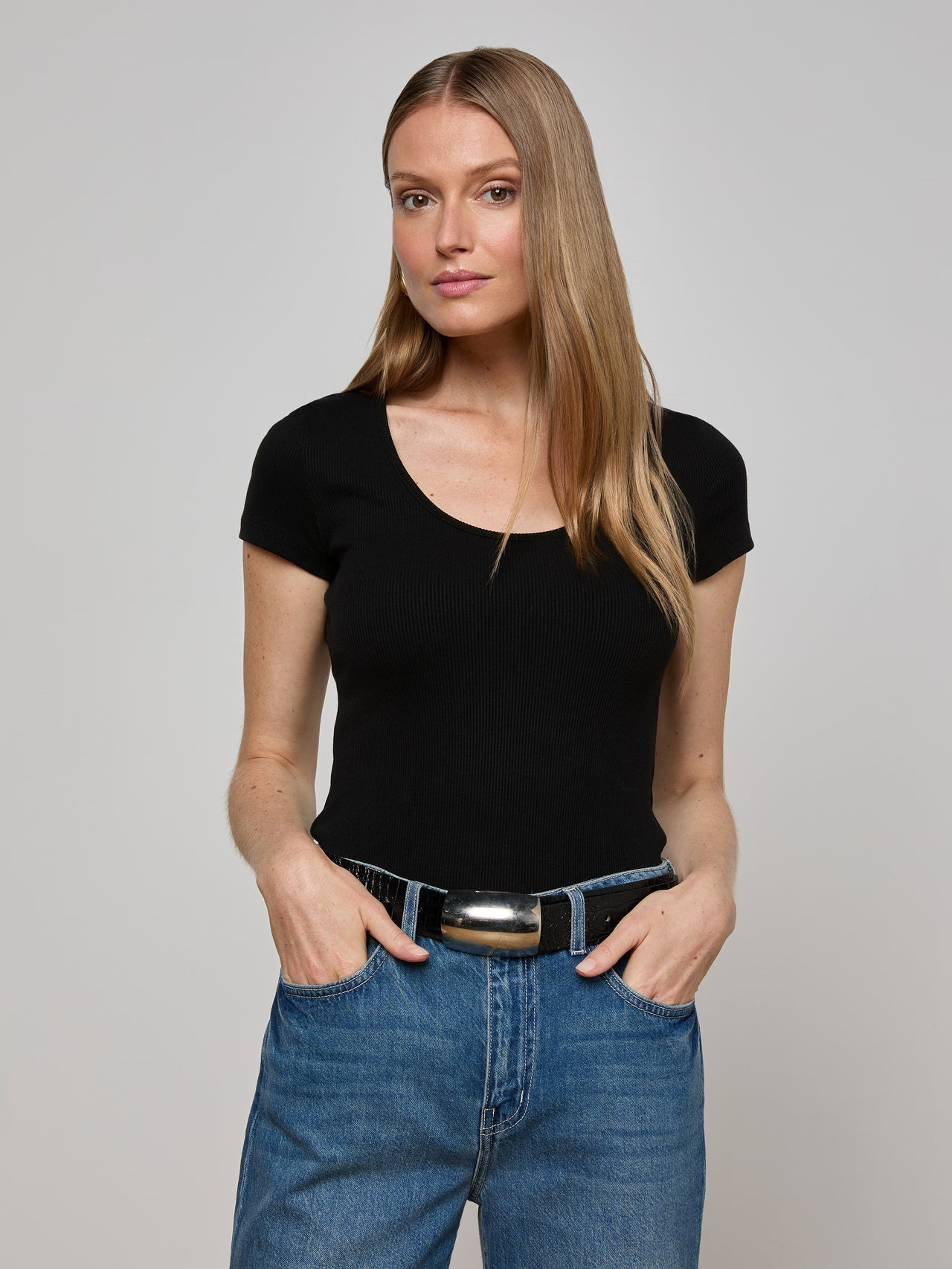 Brynlee Scoopneck Tee in Black | L'AGENCE US