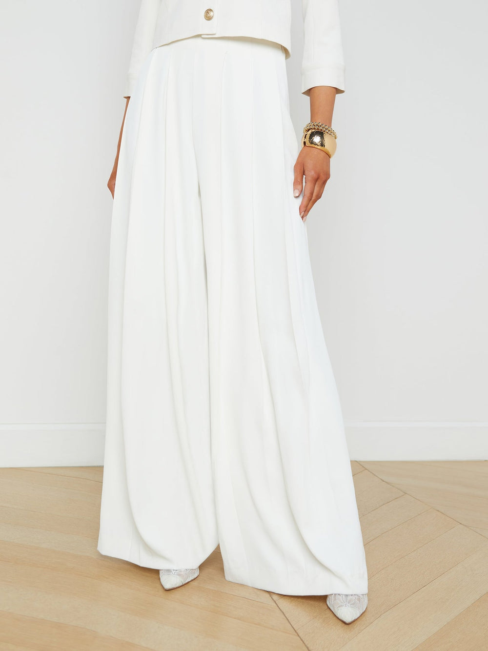 Nova Pleated Wide-Leg Pant in Ivory | L'AGENCE online