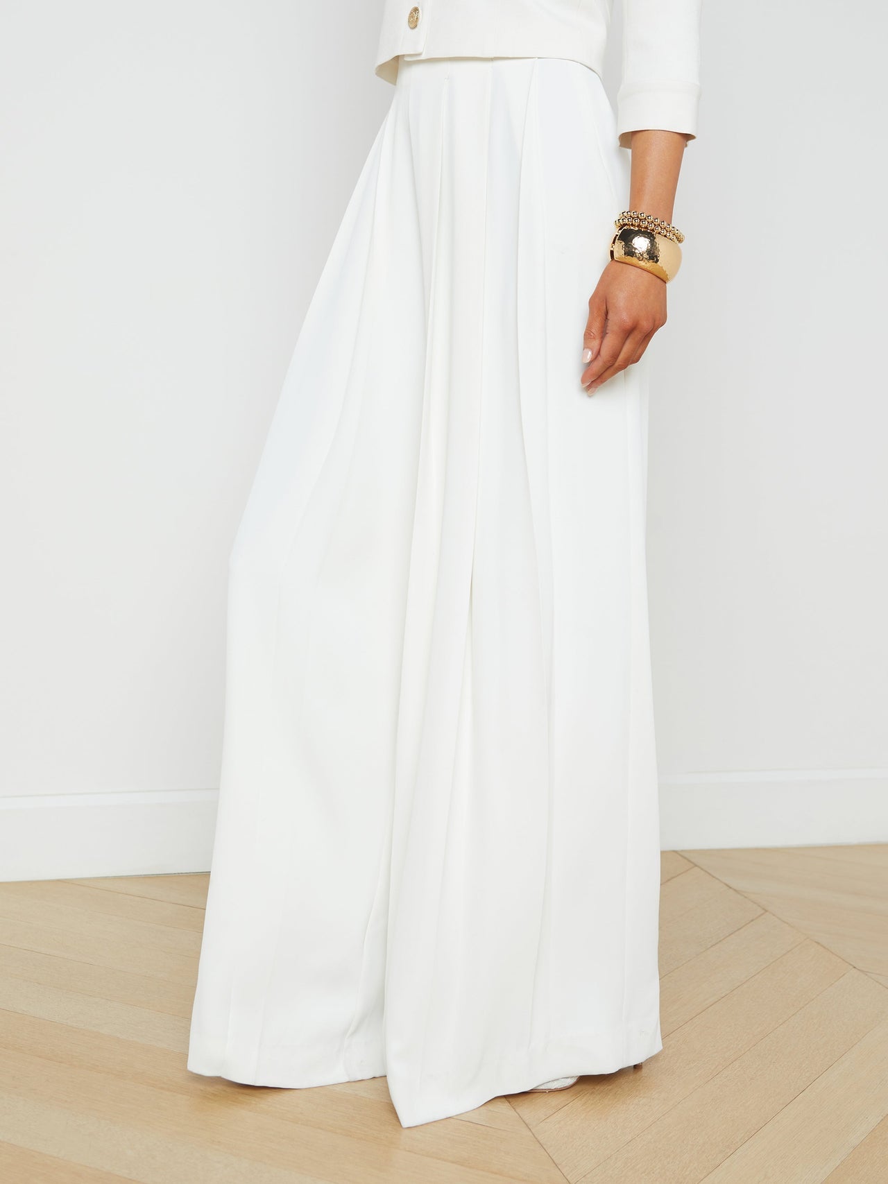 Nova Pleated Wide-Leg Pant in Ivory | L'AGENCE online