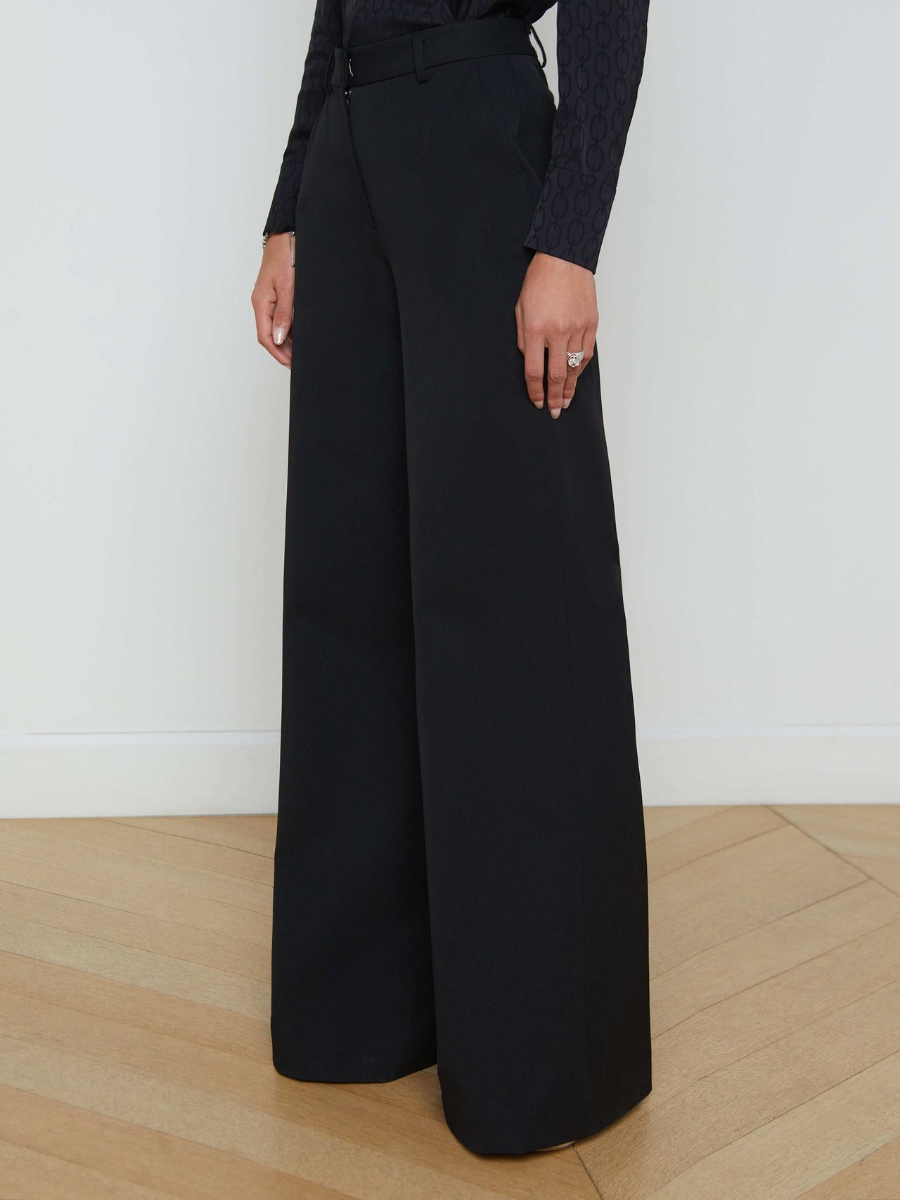 Pilar Wide-Leg Pant in Classic Black | L'AGENCE discount