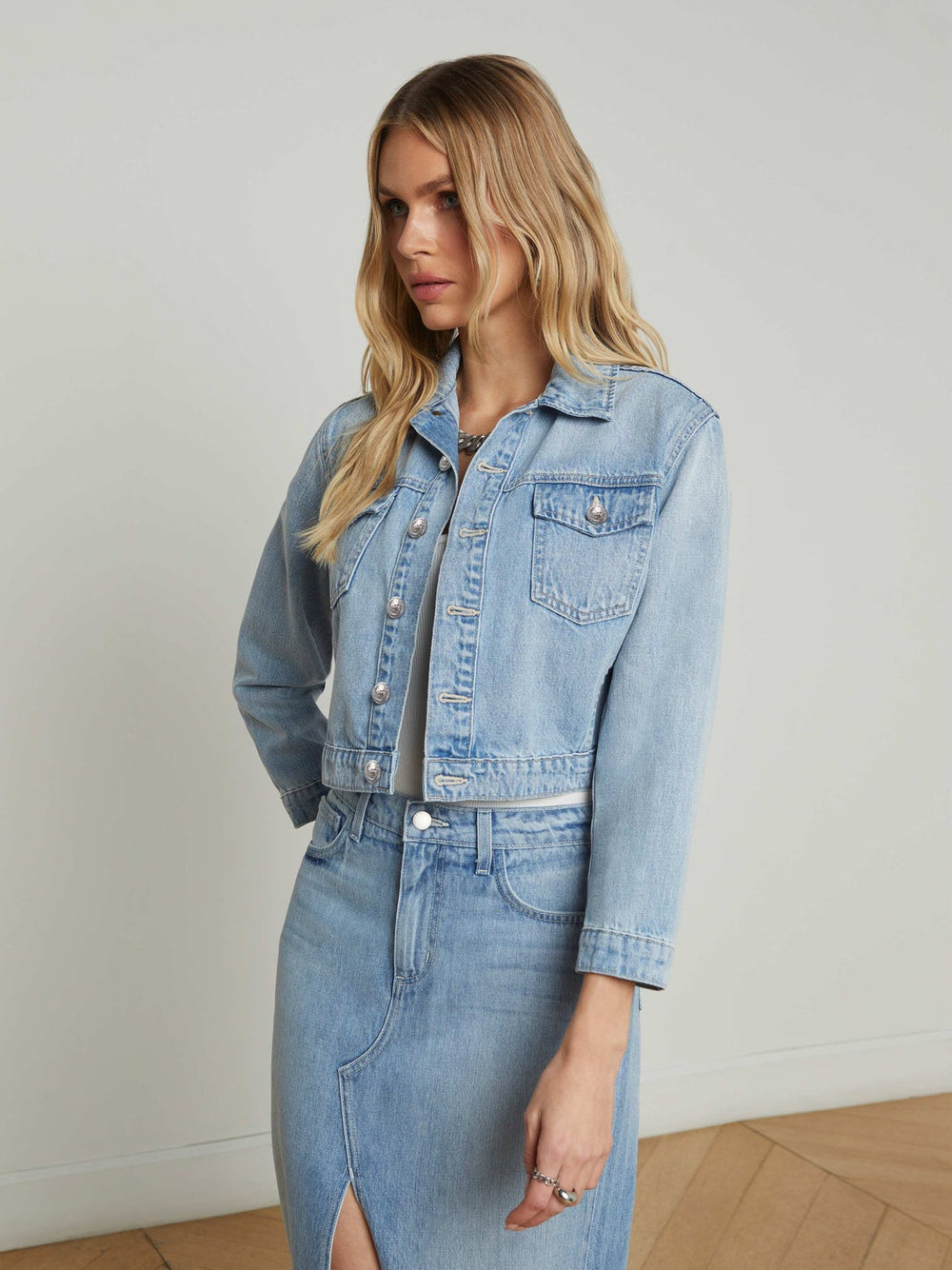 Koda Cropped Jean Jacket in Fontana | L'AGENCE online